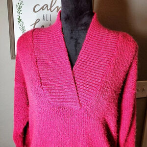 Junior Connection by Mervyn's Size Medium Fuscia Pink V-Neck Sweater